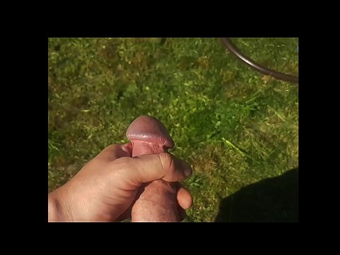 ❤️ A boazona fica com a rata rosa fodida e ejacula com um esguicho num jardim de Verão ❌ Pornuts em pt.basseyn-vsem.ru ❌️❤